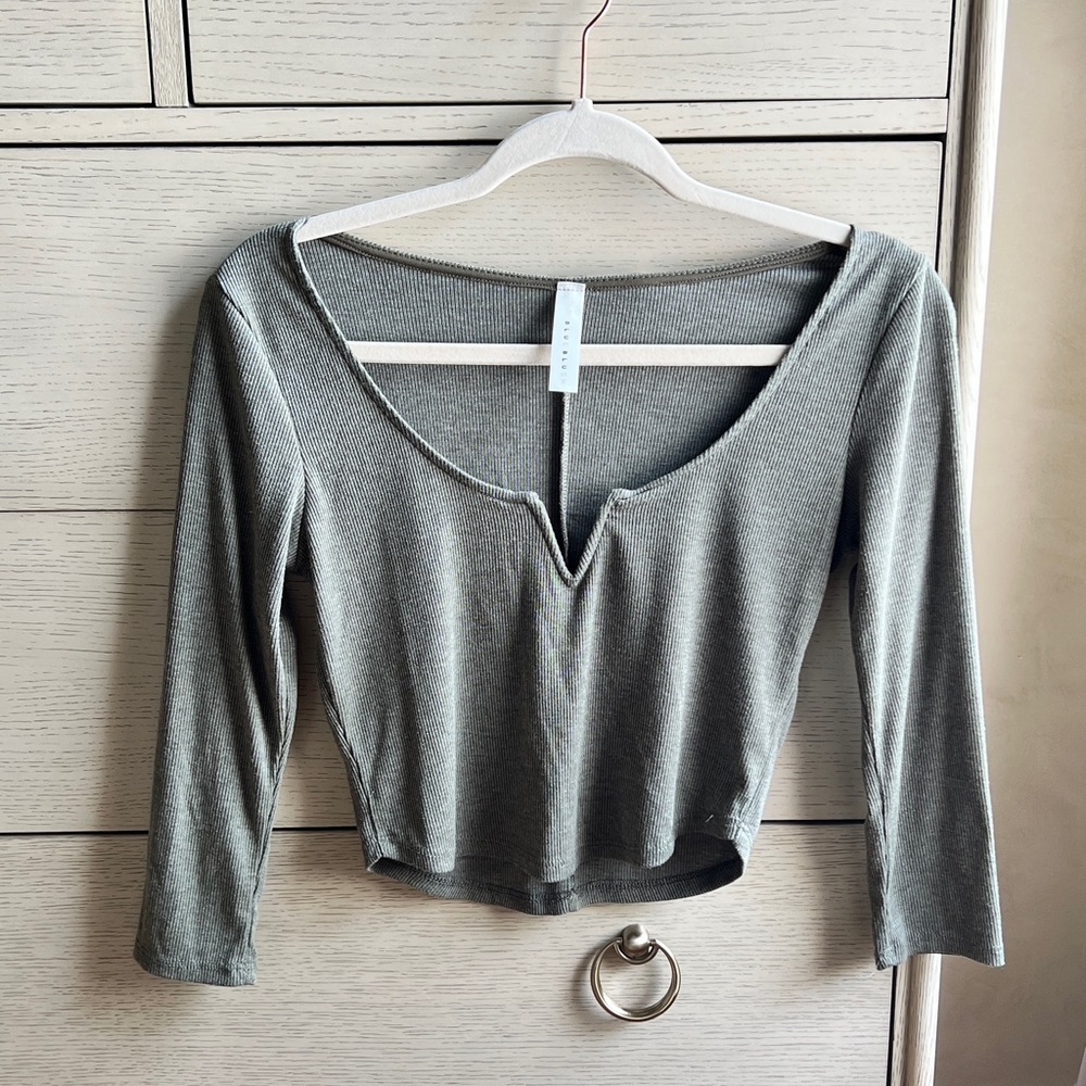Green long sleeve crop top